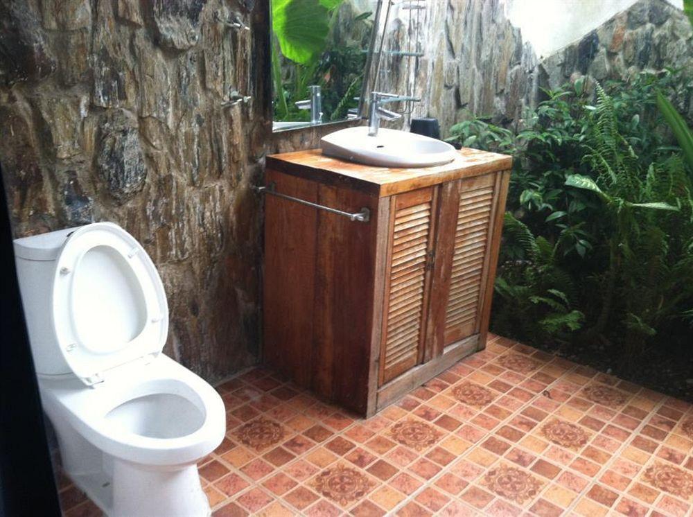 Bed and Breakfast The Lotus Garden Puerto Princesa Exterior foto
