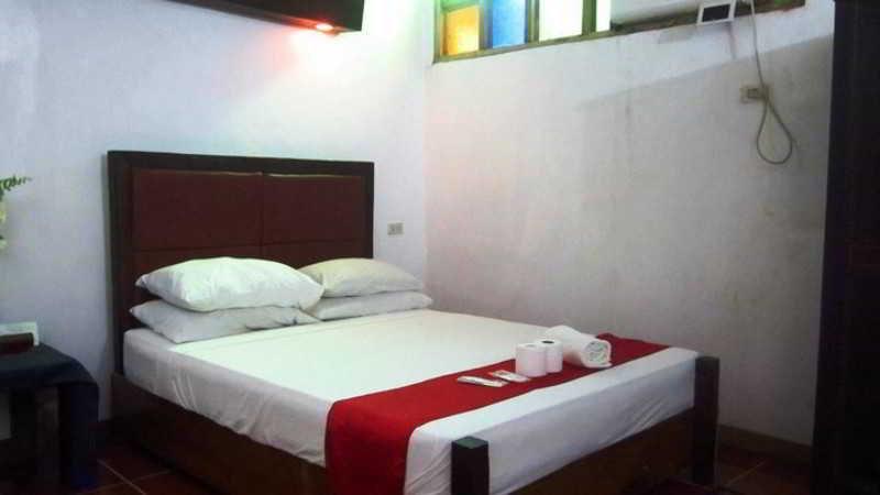Bed and Breakfast The Lotus Garden Puerto Princesa Exterior foto