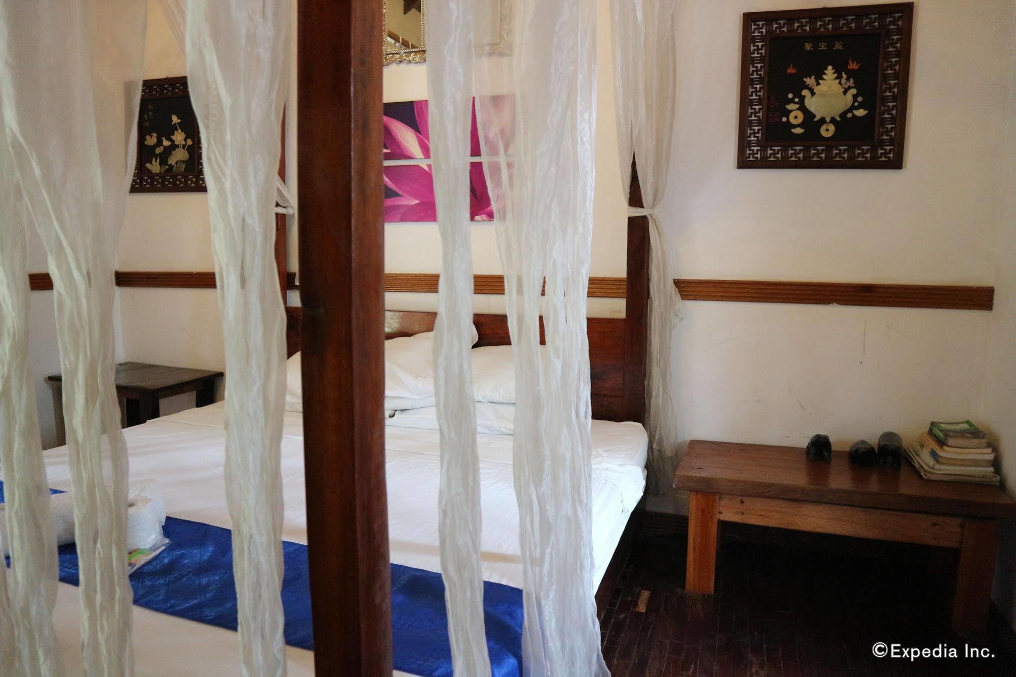 Bed and Breakfast The Lotus Garden Puerto Princesa Exterior foto