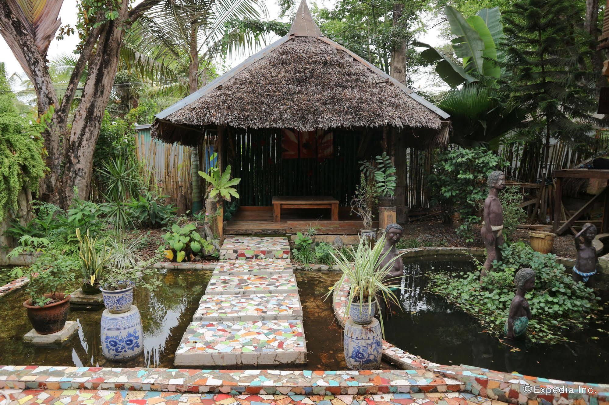 Bed and Breakfast The Lotus Garden Puerto Princesa Exterior foto