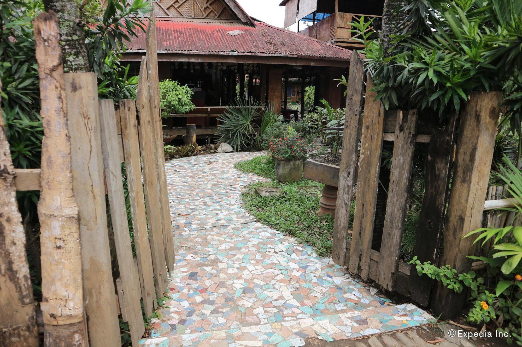 Bed and Breakfast The Lotus Garden Puerto Princesa Exterior foto